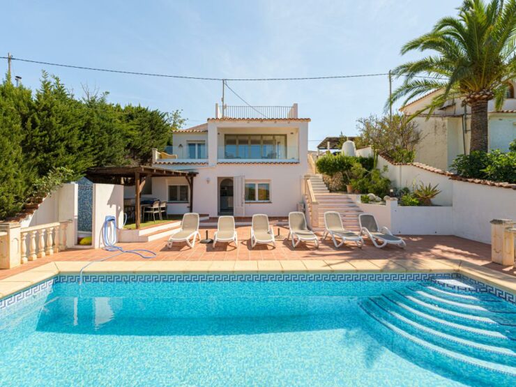 Lovely 3 & Half Bed Villa With Separate Guest Apartment &  Fantastic Sea Views In Benissa Costa