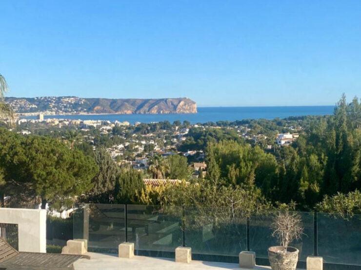 Stunning Modern 7 Bed Bali-Themed Villa with Exceptional Sea Views in Javea